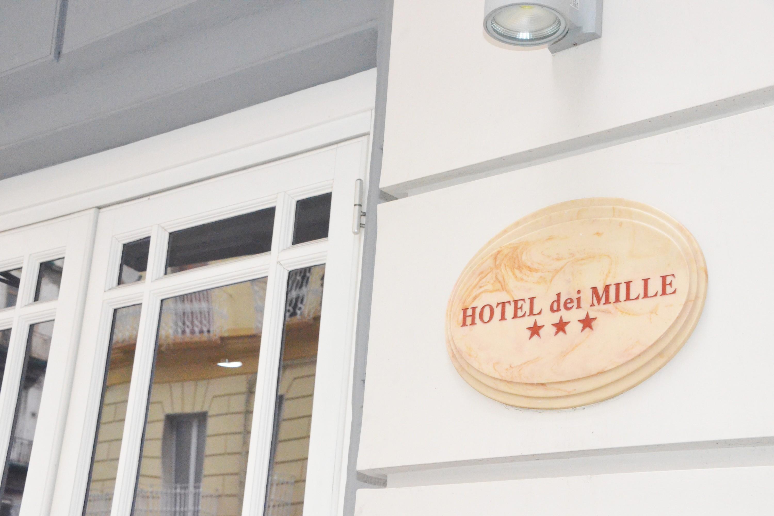 Hotel Dei Mille Napels Buitenkant foto